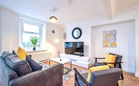 Casa One Hundred - A Beautiful 4 Bed House On The Beach Front