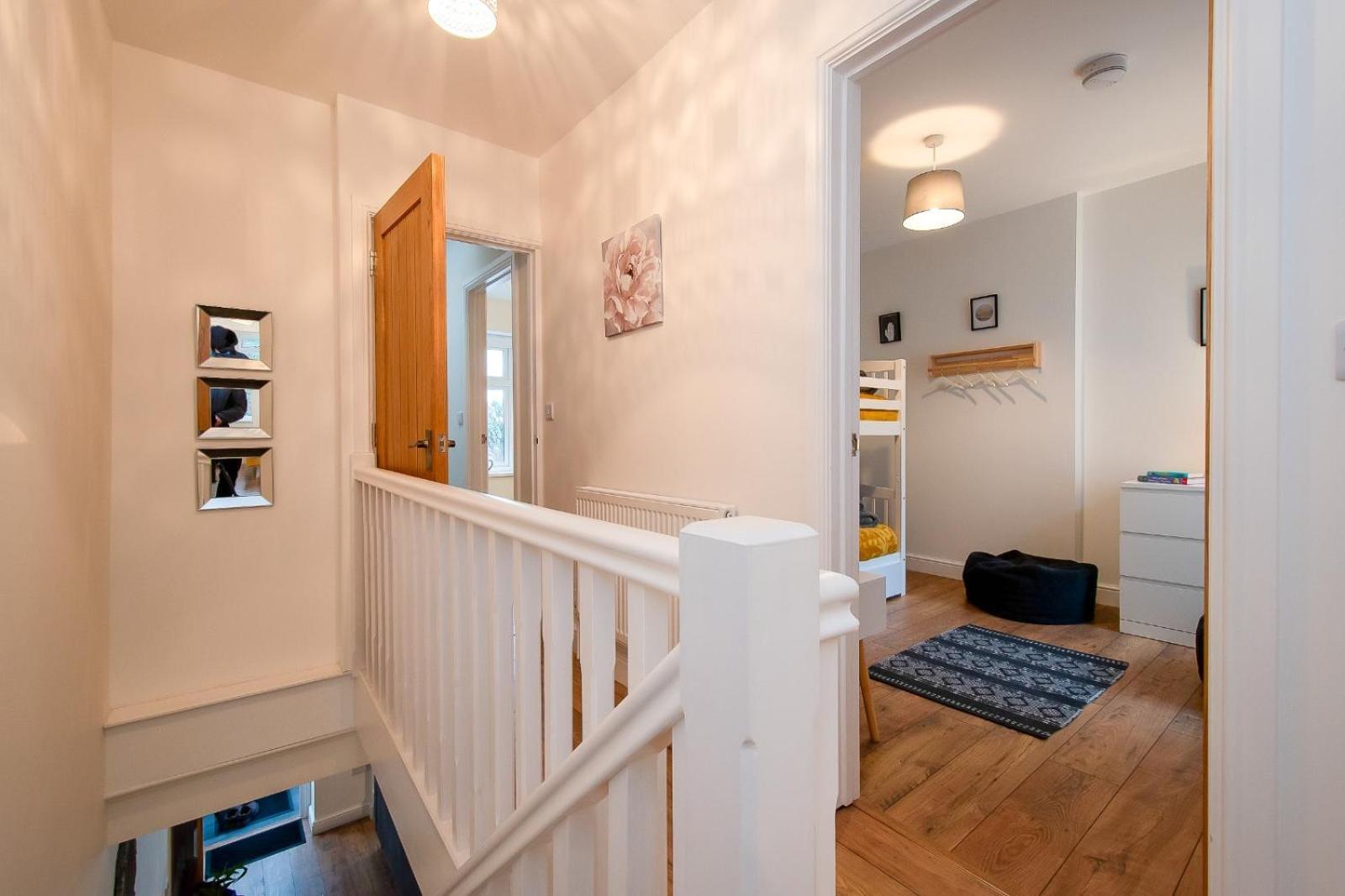 Casa One Hundred - A Beautiful 4 Bed House On The Beach Front Swansea Exterior photo