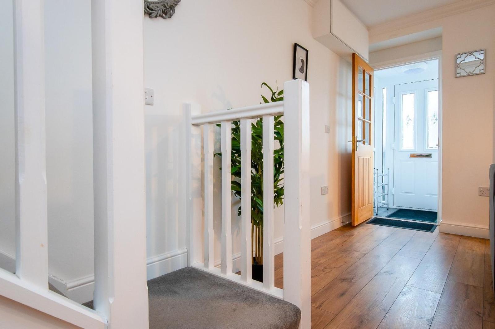 Casa One Hundred - A Beautiful 4 Bed House On The Beach Front Swansea Exterior photo