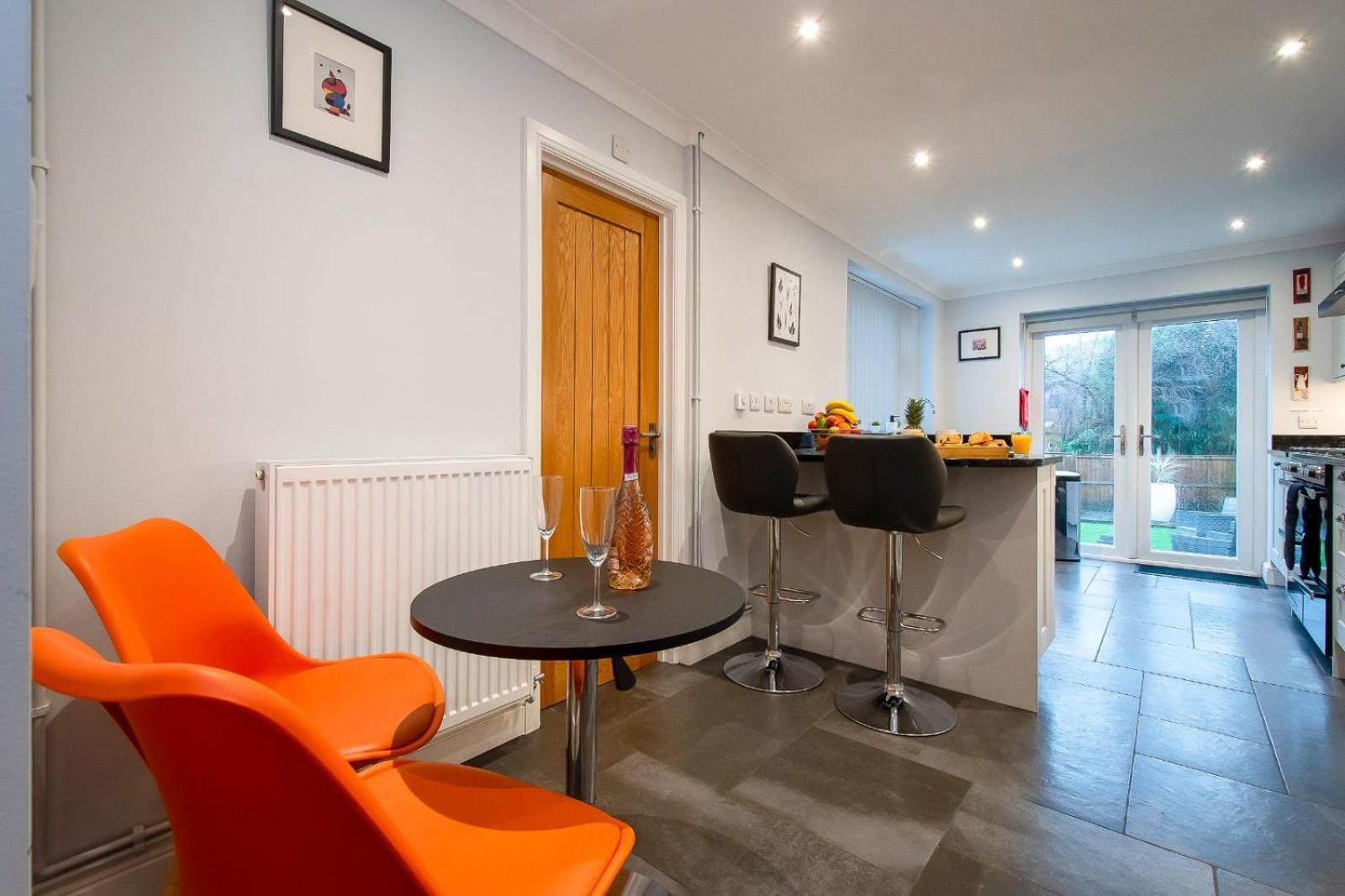 Casa One Hundred - A Beautiful 4 Bed House On The Beach Front Swansea Exterior photo