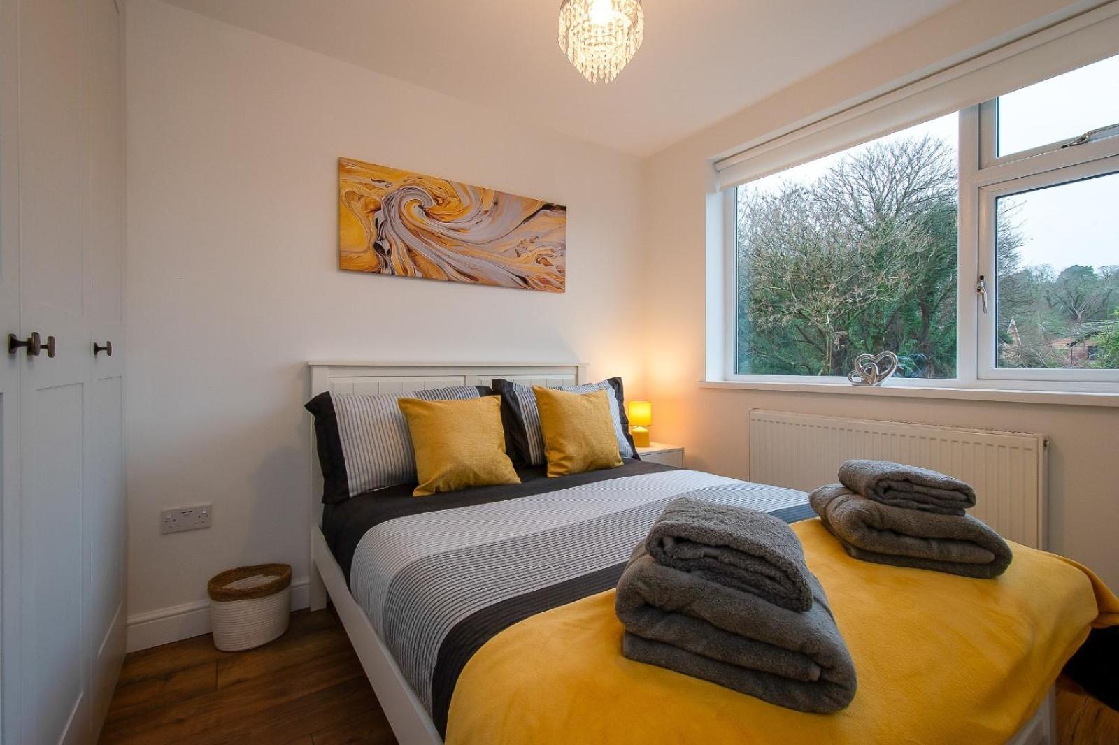 Casa One Hundred - A Beautiful 4 Bed House On The Beach Front Swansea Exterior photo