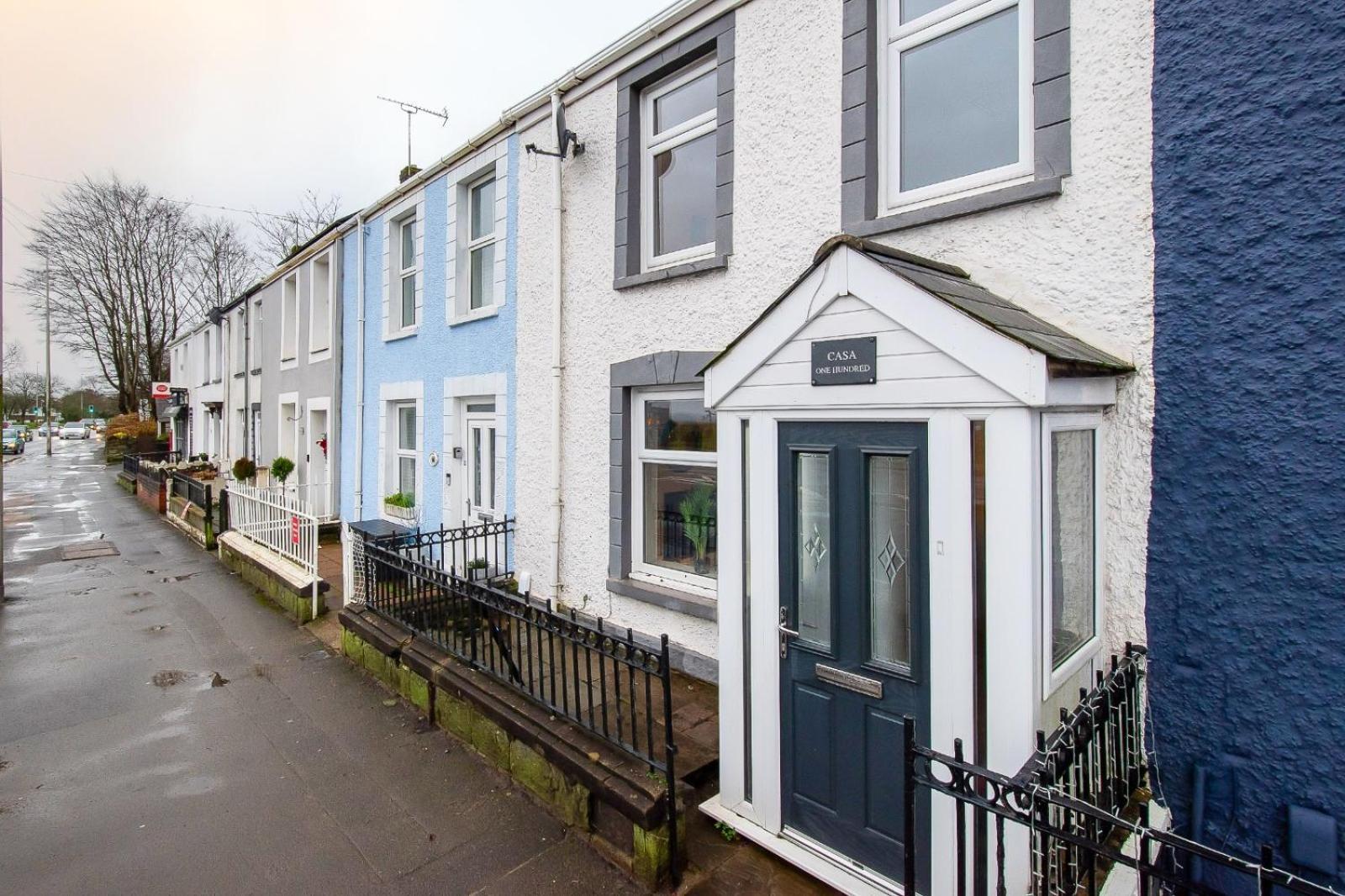 Casa One Hundred - A Beautiful 4 Bed House On The Beach Front Swansea Exterior photo