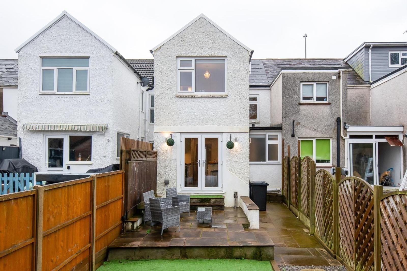 Casa One Hundred - A Beautiful 4 Bed House On The Beach Front Swansea Exterior photo