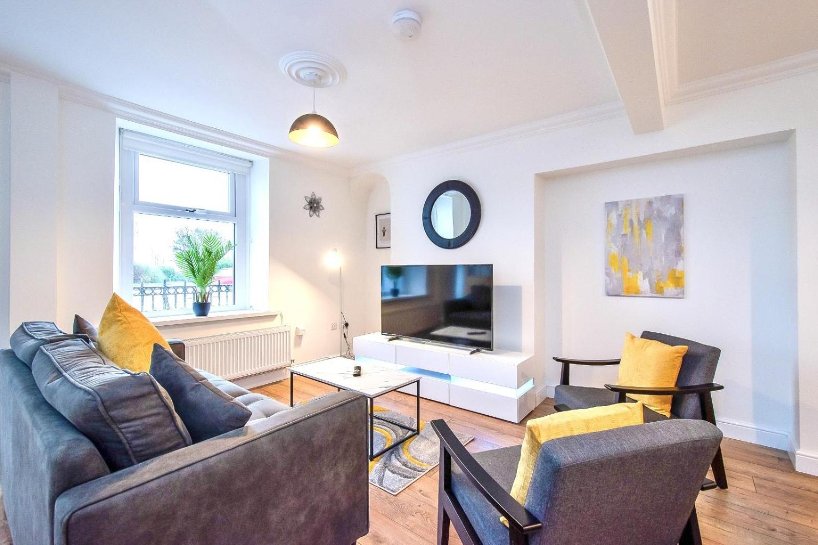 Casa One Hundred - A Beautiful 4 Bed House On The Beach Front Swansea Exterior photo